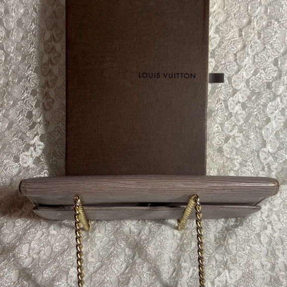 Louis Vuitton Purple Wallet - Picture 8 of 15